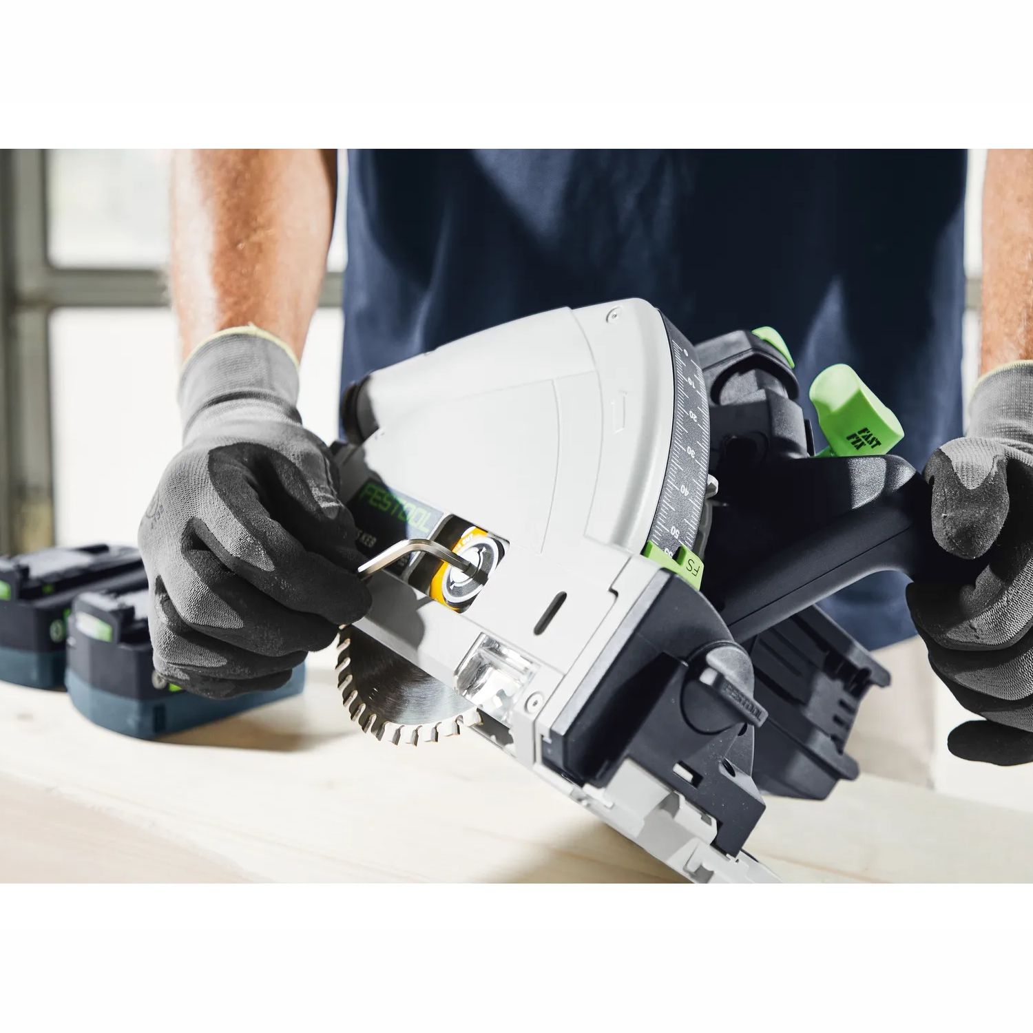 FESTOOL TSC 55 KEB-Basic Cordless Plunge-Cut Saw 18V in Systainer&sup3;